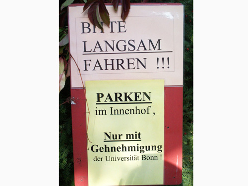 Parken im Innenhof, Nur mit Genehmigung der Universität Bonn