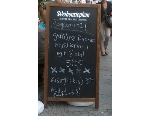 gefüllte Paprika vegetieren / Nudulsalat